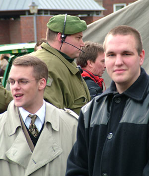 Axel Reitz (links), "Aktionsbro West" und "Kampfbund Deutscher Sozialisten" (KDS), und Sascha Krolzig, der spter verhaftete Versammlungsleiter der Nazi-Demo in Mnster.