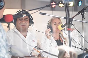 Felix Manrique und Andrea Katthöfer vom Vorstand des UPLA e.V. präsentierten beim Schaufensterradio das Programm der 13. Lateinamerikanischen Wochen (Foto: Christian Berlin)