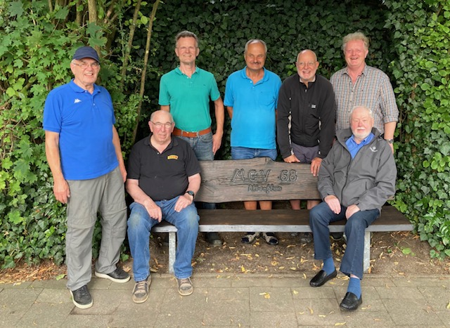 v. l. Wolfgang Klammer, Walter Schröder, Reinhard Surmann, Jens Gögel, Hans-Georg Seipelt, Jürgen Holtstiege (MGV 1968 Albachten) sowie Dr. Gerhard onn (Kommunale Seniorenvertretung).